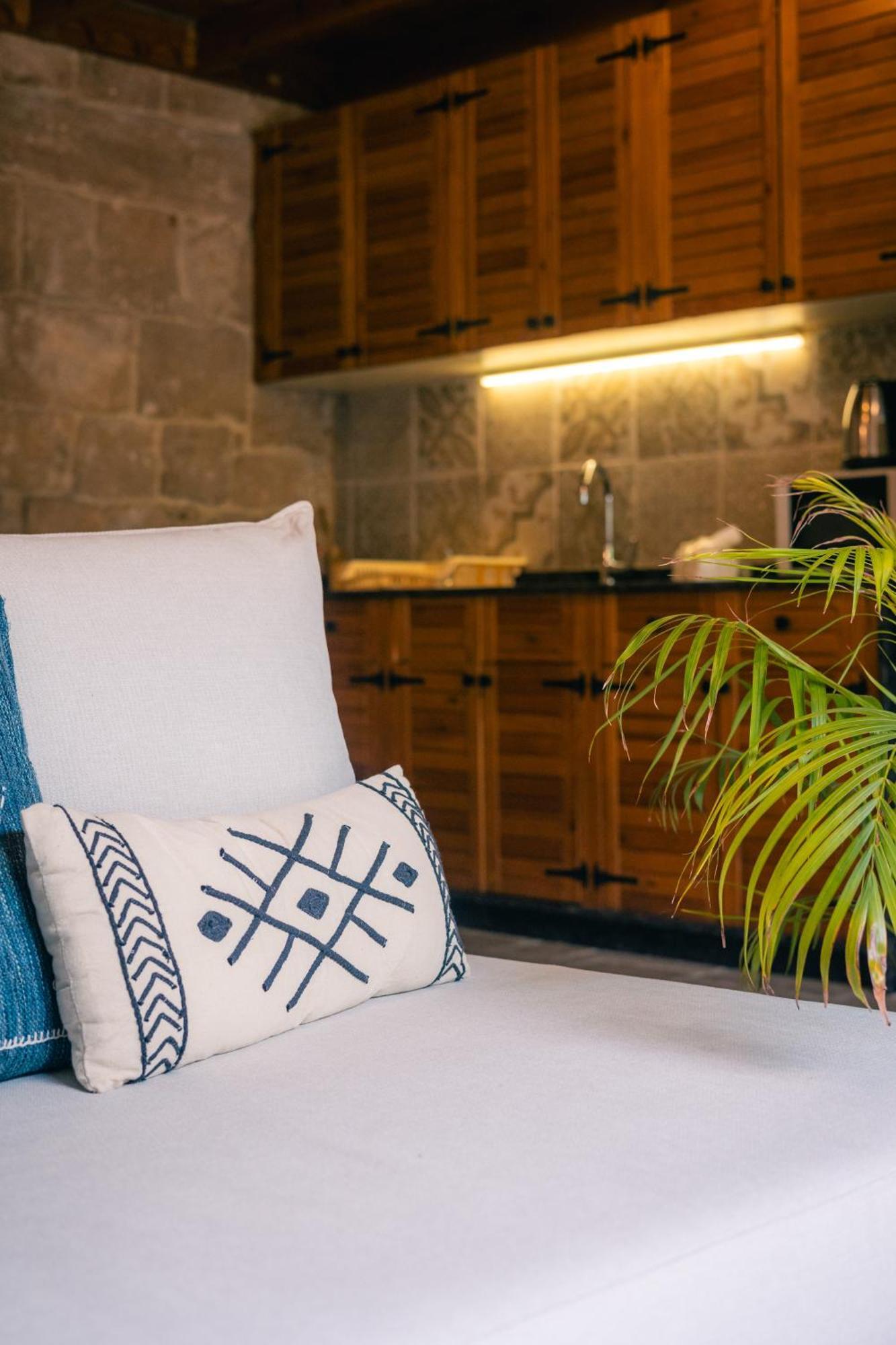 Old Town Guesthouses Batroûn Dış mekan fotoğraf