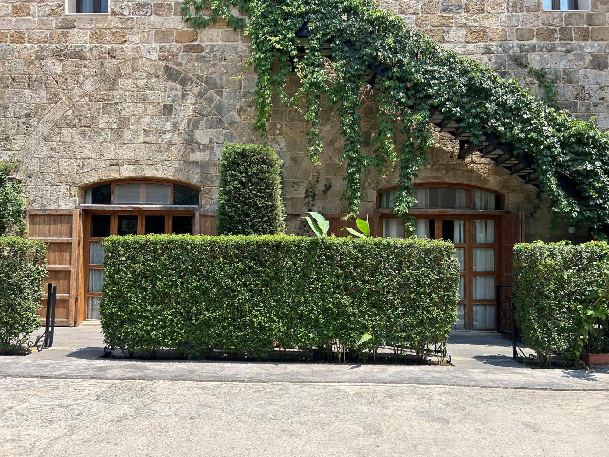 Old Town Guesthouses Batroûn Dış mekan fotoğraf